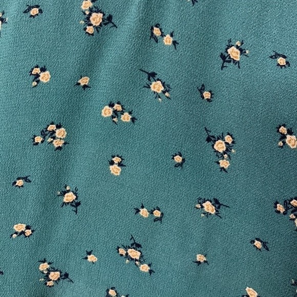 American Eagle Outfitters Small Green floral crop top - Picture 3 of 11